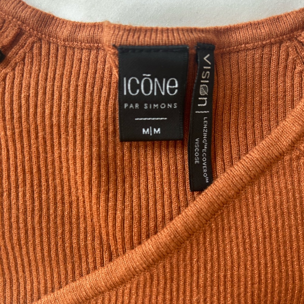 Rust Ribbed Top (Icône) - Picture 2 of 4